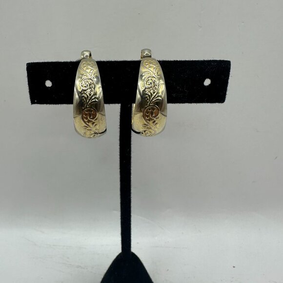 Vintage Engraved Gold-Toned Clip-On Hoop Earrings For Women - Picture 1 of 4